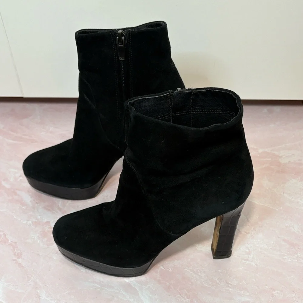 Via Spiga Genuine Leather & Suede Black Ankle Platform Heeled Booties, Side Zip